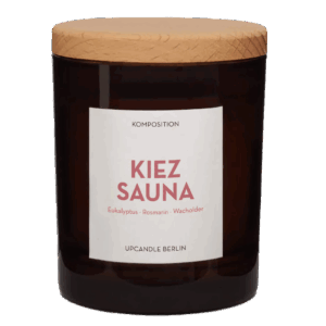 Braune Upcandle Duftkerze im Glas mit Holzdeckel, Duft Kiez Sauna – Eukalyptus, Rosmarin, Minze und Wacholder, Duftkategorie Energy