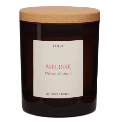 Produktfreisteller der UpCandle Aromakerze Melisse im braunen Glas – frischer, zitroniger Duft aus ätherischem Melissenöl, handgefertigt in Berlin.