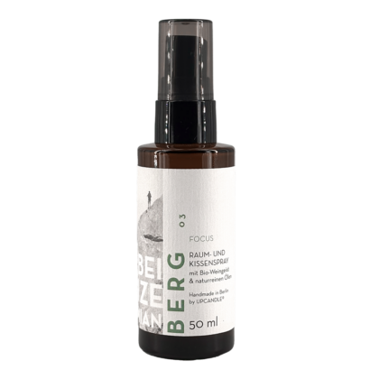 Natürliches Upcandle Raum- und Kissenspray Berg (50ml) in der Frontalansicht.